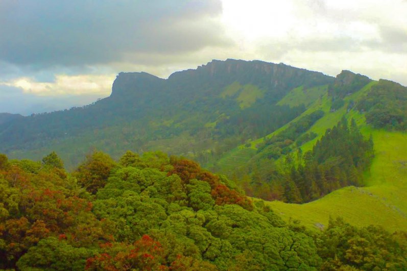Hanthana Mountain Sri Lanka
