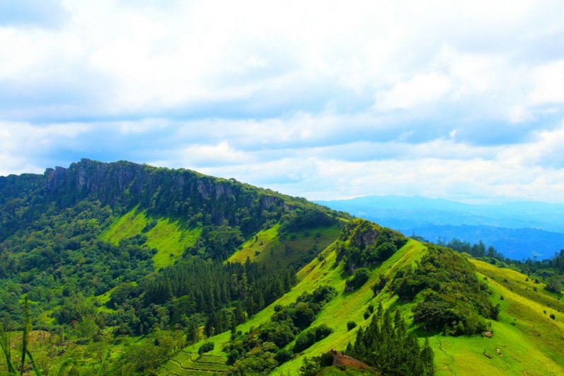 Hanthana Mountain Sri Lanka